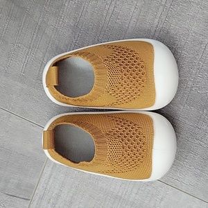 2 Tiny feet shoes, Tan color size 5-5.5 (13-18 months)